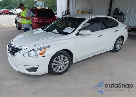 2015 Nissan Altima 2.5/2.5 S/2.5 Sl/2.5 Sv z USA, uszkodzony, nr VIN 1N4AL3AP3FC295679